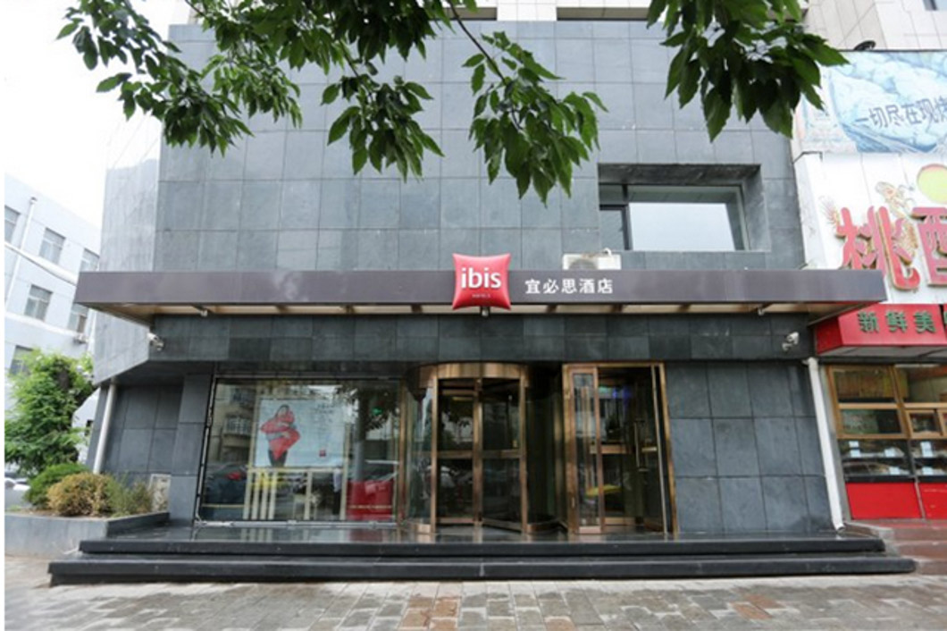 辽宁锦州宜必思云飞街店热水工程1.jpg