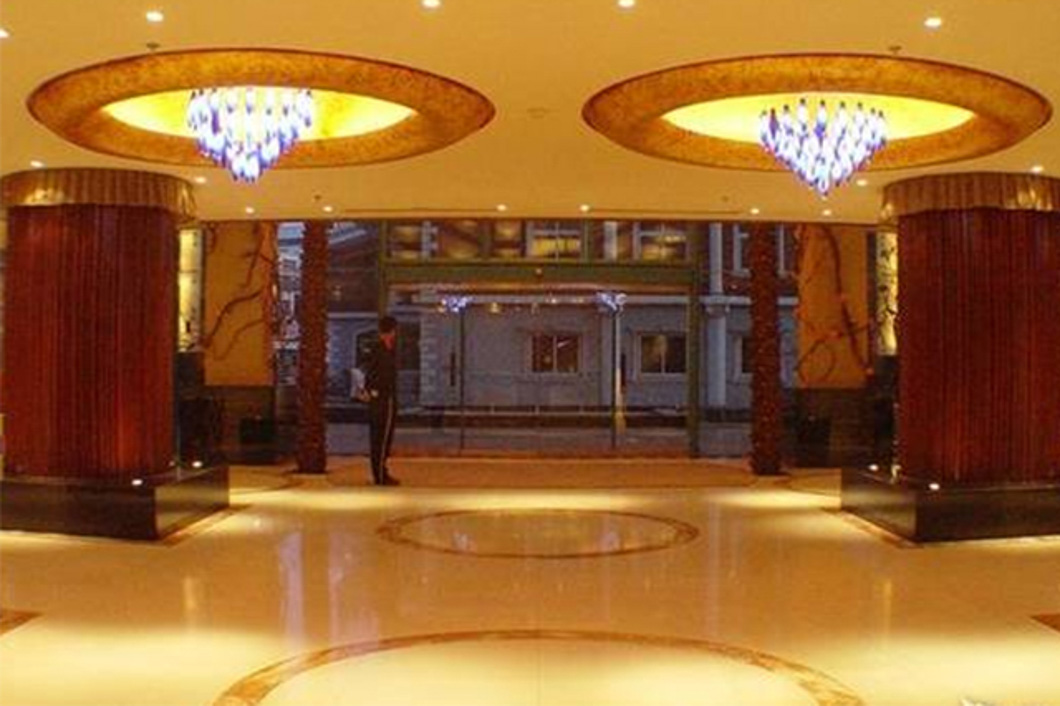 辽宁阜新银通皇冠假日酒店2.jpg